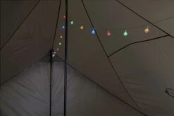 Easy Camp Globe Lichtsnoer Kleurenmix 15 Lampen - 2 Meter -Buiten kamperen 1268 1900 67c93ed5 e0e9 4436 bb85 bb6ad4e4c883 1280x960