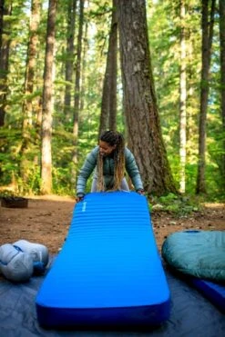 Therm-A-Rest MondoKing 3D 11.0 XW XL Zelfopblazende Slaapmat 18 Therm-A-Rest MondoKing 3D 11.0 XW XL Zelfopblazende Slaapmat -Buiten kamperen 1900 1267 2020 thermarest oregon 3sisters geiser 0623 1