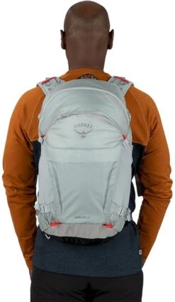 Osprey Hikelite Wandelrugzak - 26 Liter - Zilver 15 Osprey Hikelite Wandelrugzak - 26 Liter - Zilver -Buiten kamperen 1900 1900 0039 hikelite 26l s23 onbody6 silverlining 10004802