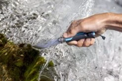 Opinel N°08 Outdoor Zakmes - Blauw -Buiten kamperen 3123840015762 opinel outdoor 8 blauw sfeer5 resultaat