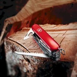Victorinox Swiss Champ Zakmes - Rood -Buiten kamperen 7611160100634 victorinox swiss champ rood sfeer 2 resultaat