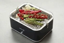 Barbecook Carlo Houtskool Tafelbarbecue - Grijs 13 Barbecook Carlo Houtskool Tafelbarbecue - Grijs -Buiten kamperen 900 1350 bc cha 1015 sf 01 hr