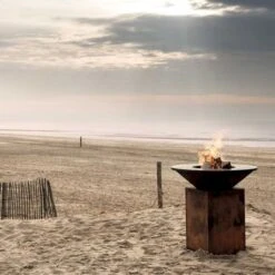 OFYR Classic Corten 85 -Buiten kamperen 900 900 ofyr strand liggend 1000x1000 1