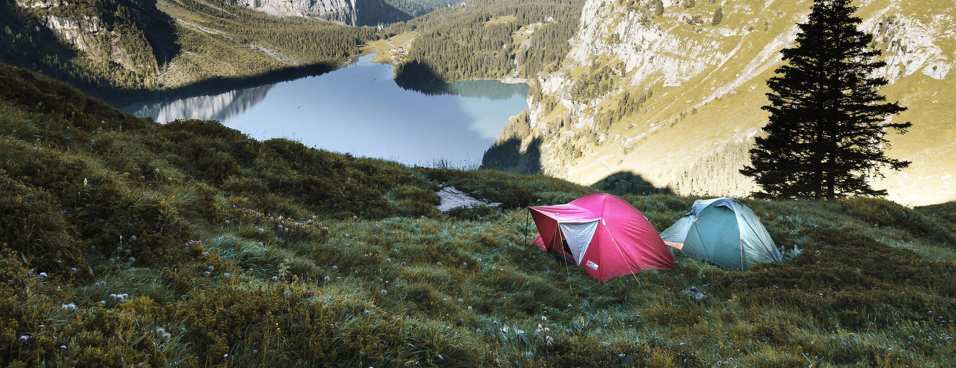 Voorkant -Buiten kamperen adventure 1851092 1920